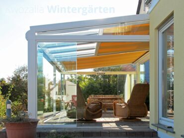 Wintergarten - Referenzen | Wintergarten mit transparenter Schiebeverglasung, Seitenansicht