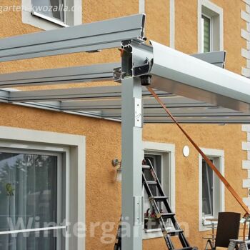 Terrassenüberdachung nach Maß - Professionelle Montage des Alugestells