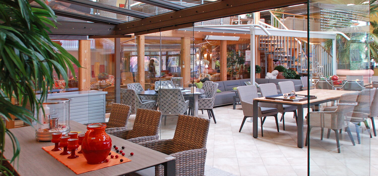 Ausstellung Wintergarten, Terrassenüberdachung, Sonnenschutz, Sommergarten Ausstellung Wintergarten, Terrassenüberdachung, Sonnenschutz, Sommergarten